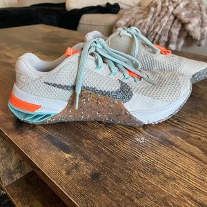 NIKE REACT CROSS-TRAINING SHOES
